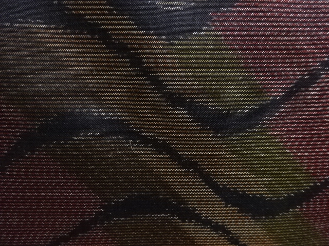 アンティーク　よろけ横段模様織り出し本場泥大島紬着物